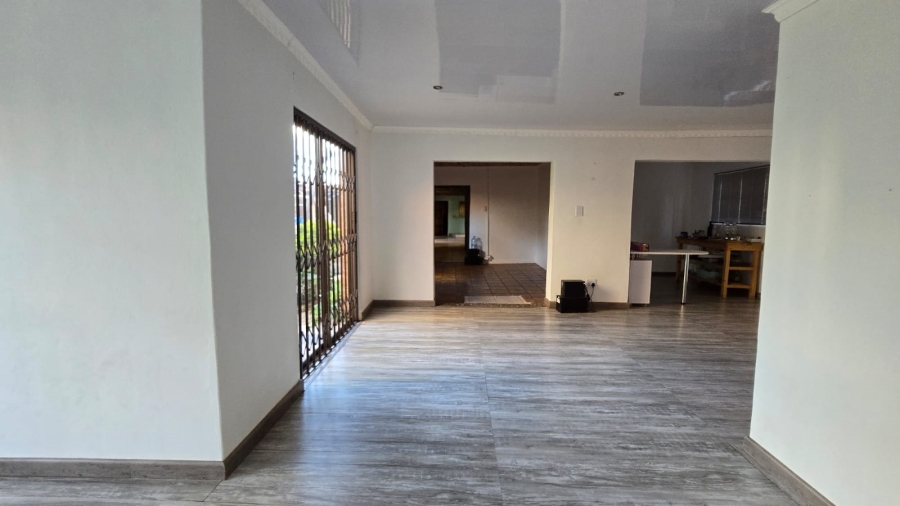 5 Bedroom Property for Sale in Navalsig Free State
